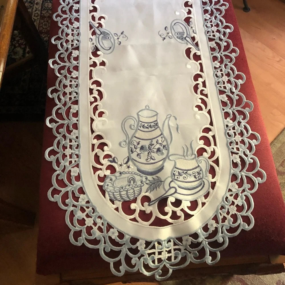 Vintage Lace Table Runner